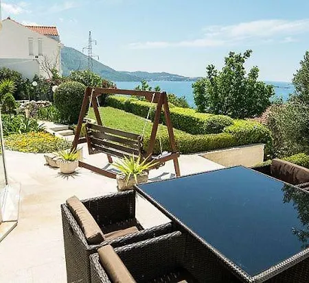 Brasina Sleeps 12 * Mlini